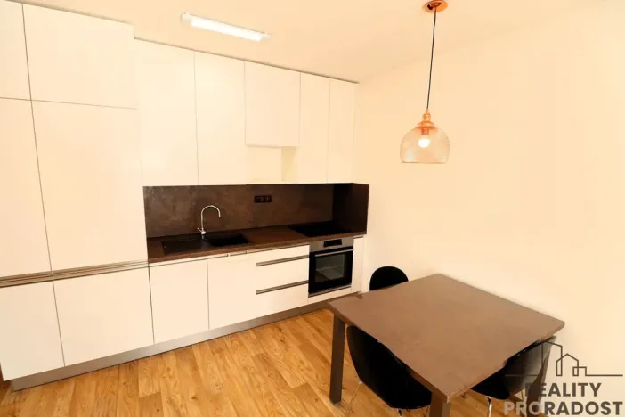 Pronájem bytu 3+kk, Brno - Žebětín, Novodvorská, 79 m2