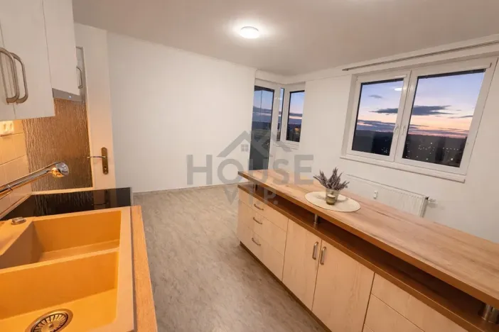 Prodej bytu 2+kk, Praha - Troja, Hnězdenská, 43 m2