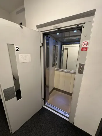 Pronájem kanceláře, Praha - Holešovice, Přístavní, 28 m2