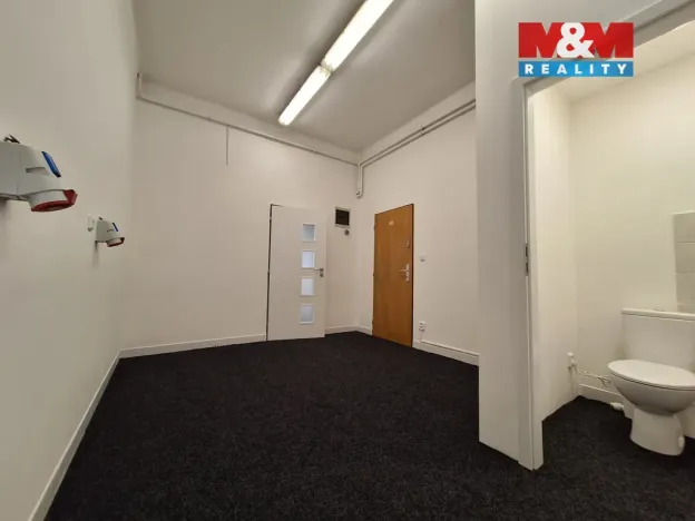 Pronájem obchodního prostoru, Chomutov, Št. kpt. Kouby, 36 m2