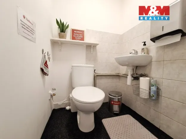 Pronájem obchodního prostoru, Chomutov, Št. kpt. Kouby, 36 m2