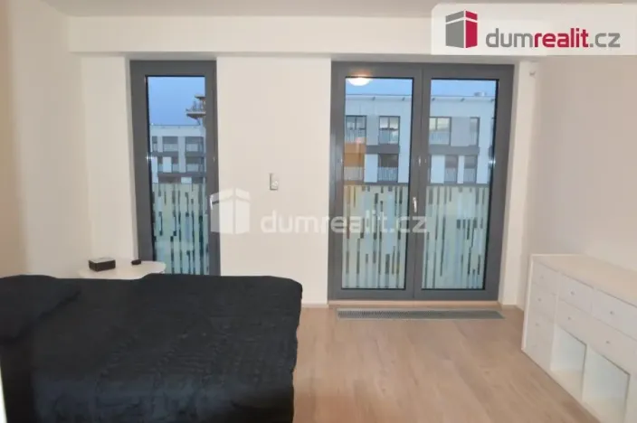 Pronájem bytu 1+kk, Praha - Žižkov, Olšanská, 37 m2