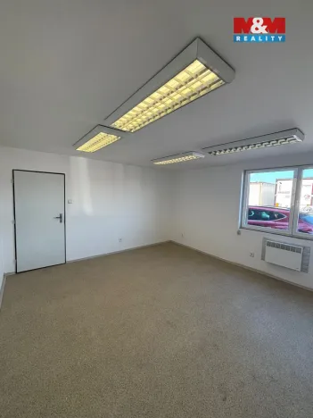 Pronájem kanceláře, Králův Dvůr, Tovární, 38 m2