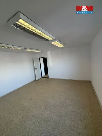Pronájem kanceláře, Králův Dvůr, Tovární, 38 m2