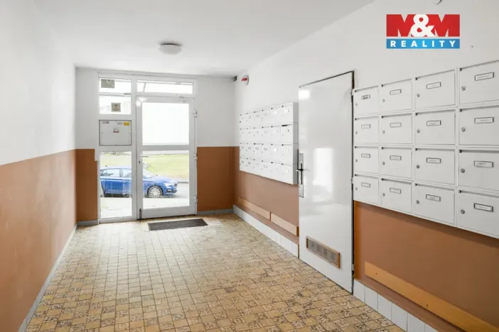 Prodej bytu 1+kk, Kladno - Kročehlavy, Benešovská, 37 m2