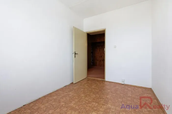 Prodej bytu 3+1, Karlovy Vary, Východní, 68 m2