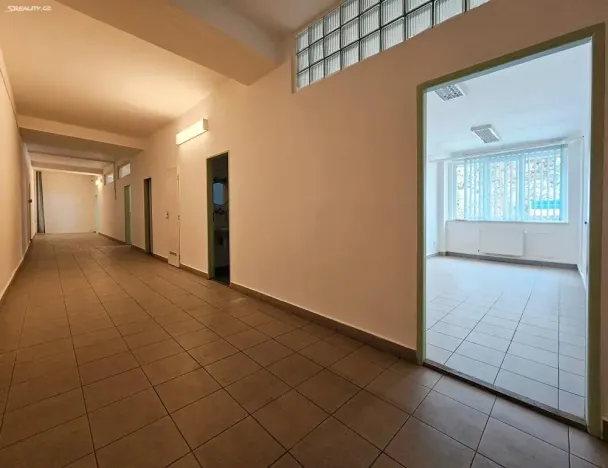 Pronájem skladu, Praha - Čakovice, 1463 m2