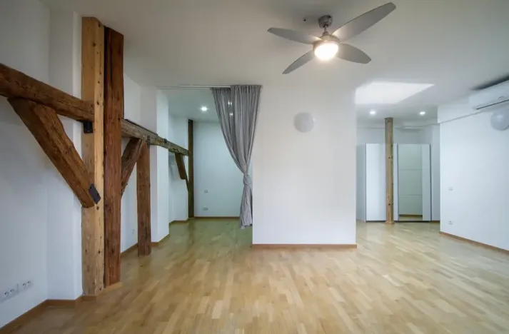 Pronájem bytu 1+1, Praha - Karlín, Sokolovská, 65 m2