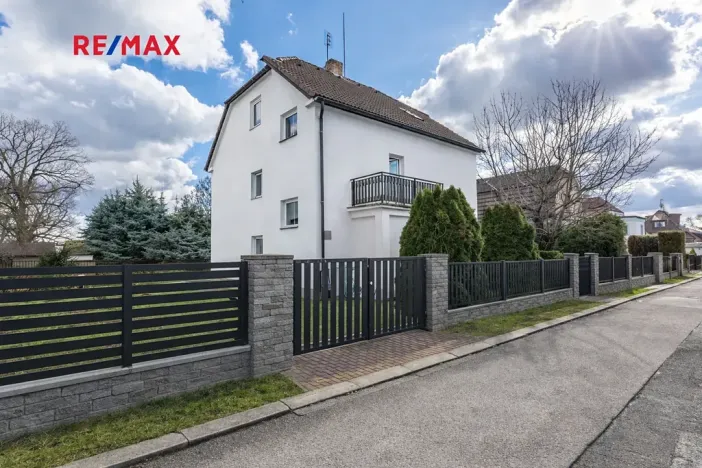 Prodej rodinného domu, Praha - Kyje, Osická, 246 m2