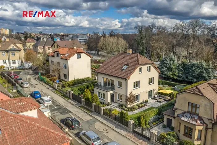 Prodej rodinného domu, Praha - Kyje, Osická, 246 m2