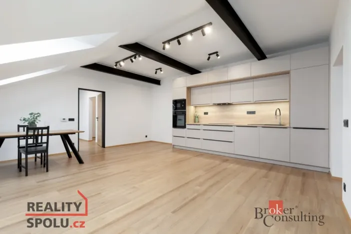 Prodej bytu 2+kk, Opava - Předměstí, Olomoucká, 65 m2