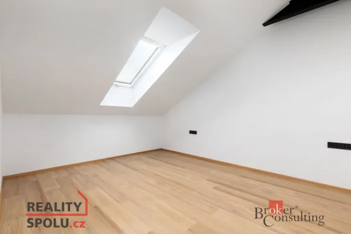 Prodej bytu 2+kk, Opava - Předměstí, Olomoucká, 65 m2