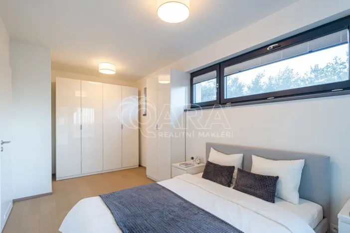 Pronájem bytu 2+kk, Praha, Azzoniho, 51 m2