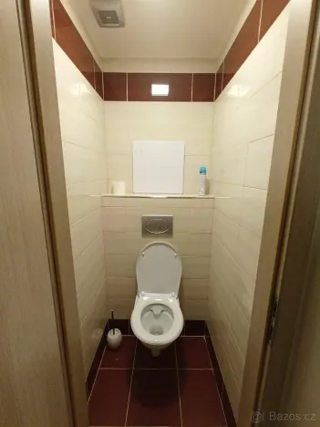 Pronájem bytu 2+kk, Praha - Kobylisy, Frýdlantská, 43 m2