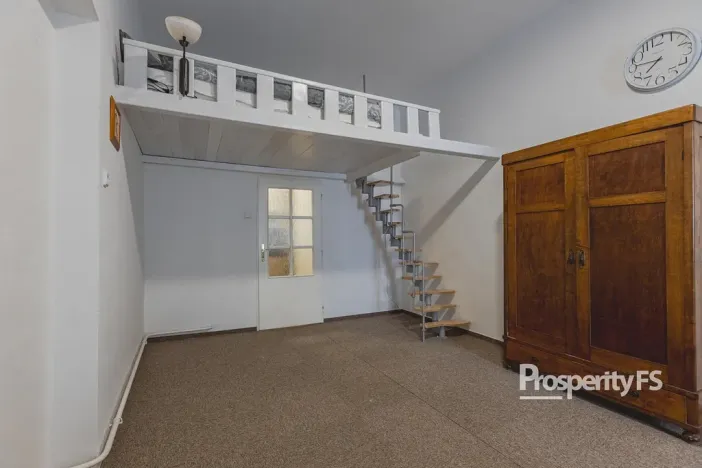 Prodej bytu 1+1, Hostinné, Dolní brána, 28 m2