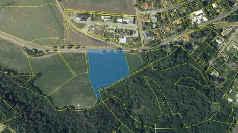 Prodej podílu pole, Davle, 2357 m2