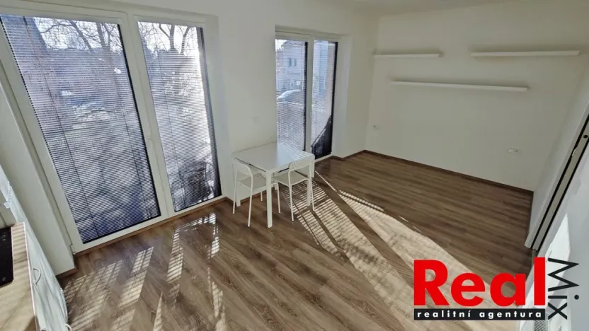 Pronájem bytu 1+kk, Brno - Přízřenice, Moravanská, 35 m2