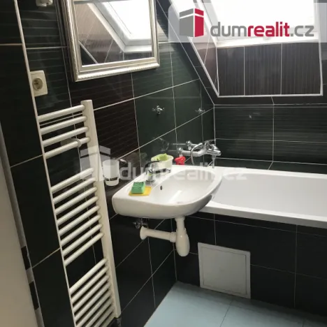 Pronájem bytu 2+kk, Praha - Kobylisy, Zenklova, 45 m2