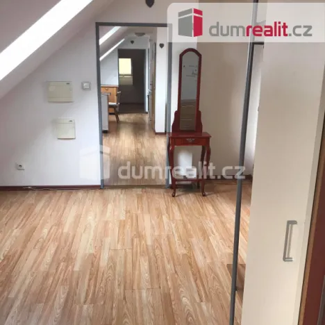 Pronájem bytu 2+kk, Praha - Kobylisy, Zenklova, 45 m2