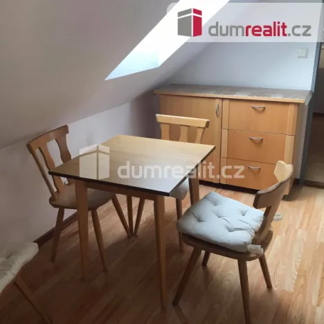 Pronájem bytu 2+kk, Praha - Kobylisy, Zenklova, 45 m2
