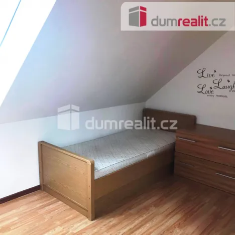 Pronájem bytu 2+1, Praha - Kobylisy, Zenklova, 50 m2