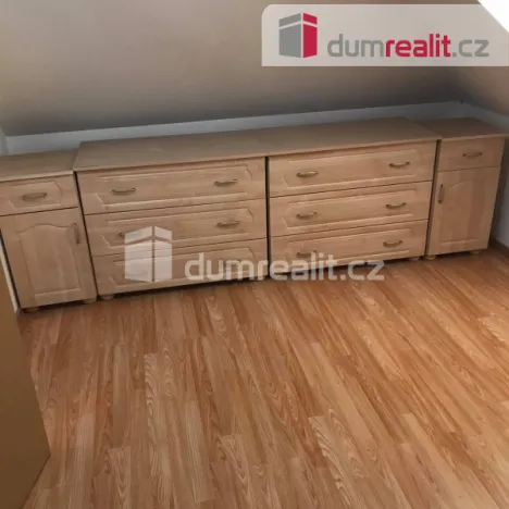 Pronájem bytu 2+1, Praha - Kobylisy, Zenklova, 50 m2