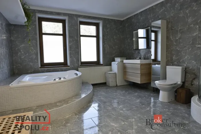 Prodej rodinného domu, Lučany nad Nisou, 250 m2