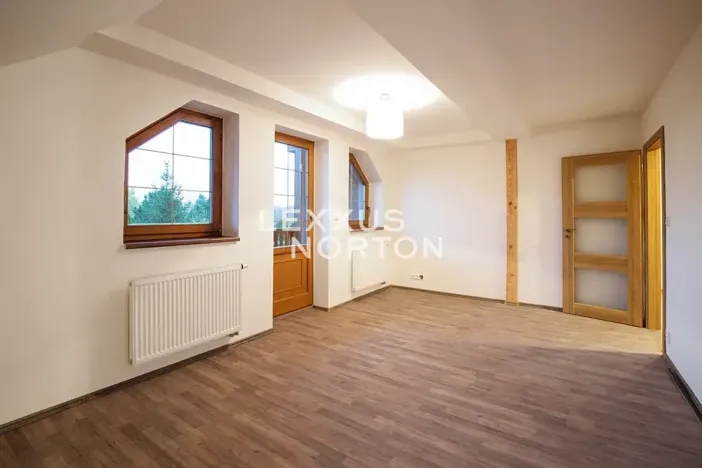 Pronájem rodinného domu, Roblín, 200 m2