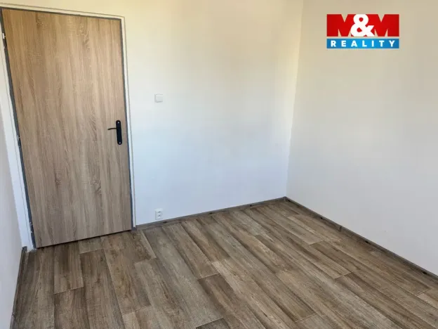 Prodej bytu 3+1, Rovná, 72 m2