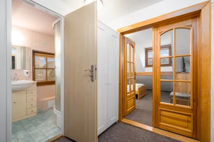 Prodej rodinného domu, Nový Bor - Janov, 280 m2