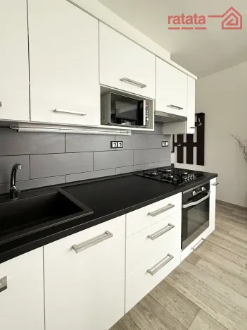 Pronájem bytu 1+1, Chomutov, Kundratická, 33 m2