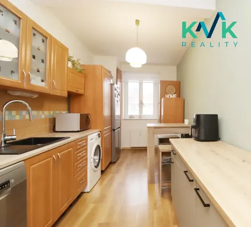 Prodej bytu 3+1, Karlovy Vary, I. P. Pavlova, 83 m2