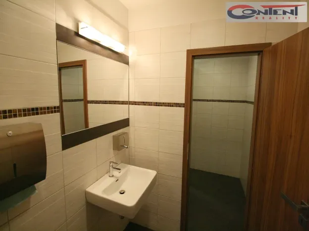 Pronájem kanceláře, Praha - Dolní Chabry, Dopraváků, 210 m2