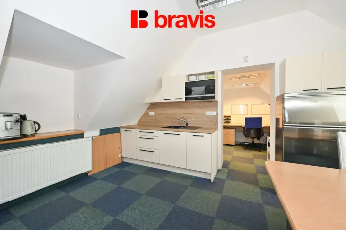 Pronájem skladu, Hradčany, Tišnovská, 1016 m2