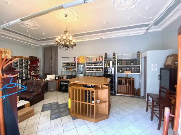 Prodej obchodního prostoru, Karlovy Vary, Mariánskolázeňská, 68 m2