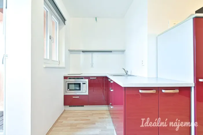 Pronájem bytu 1+kk, Brno - Zábrdovice, Stará, 32 m2