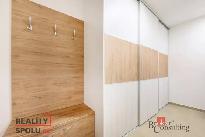 Pronájem bytu 2+kk, Plzeň - Jižní Předměstí, Goldscheiderova, 73 m2