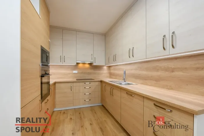 Pronájem bytu 2+kk, Plzeň - Jižní Předměstí, Goldscheiderova, 73 m2