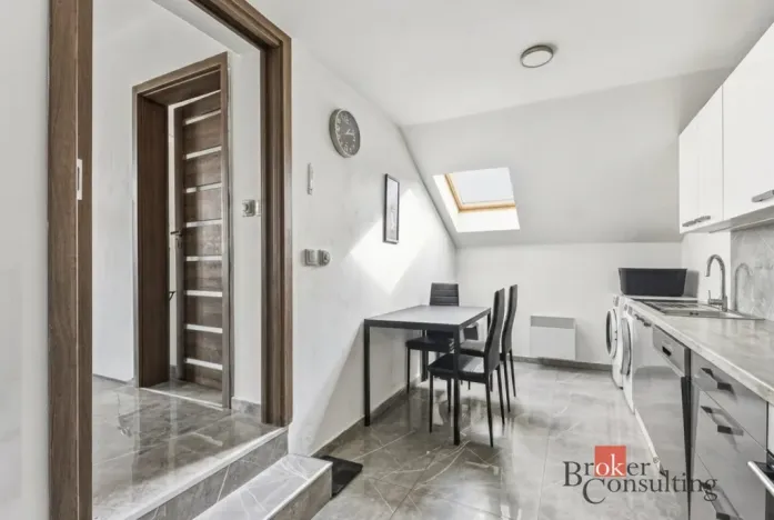 Prodej bytu 3+1, Trutnov - Poříčí, Voletinská, 61 m2