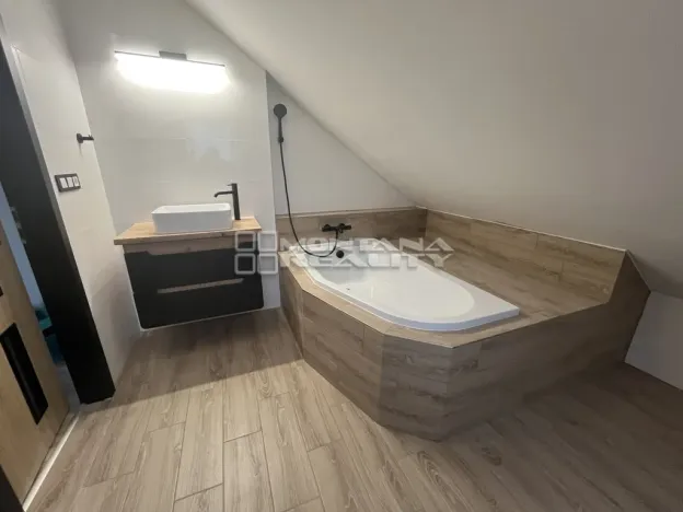 Pronájem bytu 2+kk, Olomouc, Hněvotínská, 88 m2