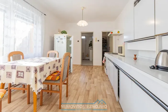 Prodej rodinného domu, Kuchařovice, Ke Kapličce, 189 m2