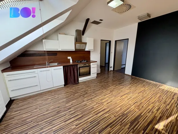 Pronájem kanceláře, Karviná, Rudé armády, 92 m2