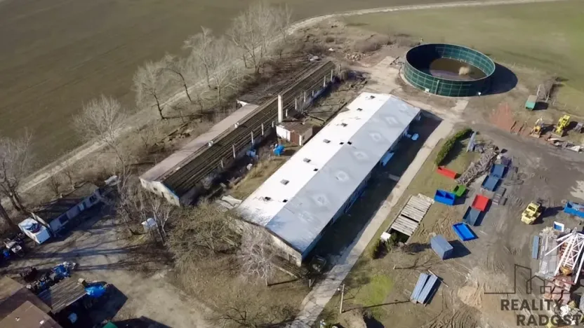 Prodej výrobních prostor, Nosislav, 1980 m2