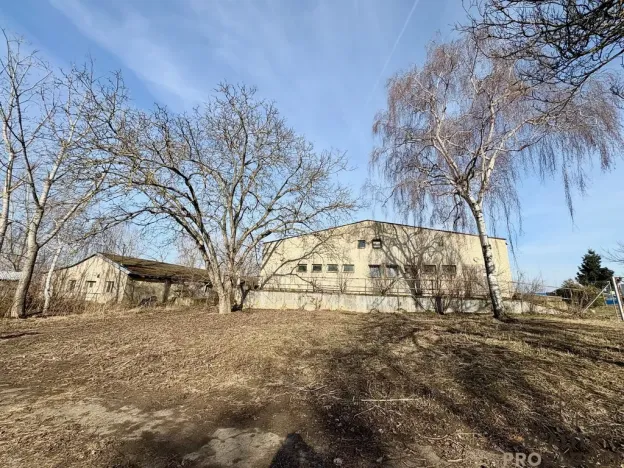 Prodej výrobních prostor, Nosislav, 1980 m2