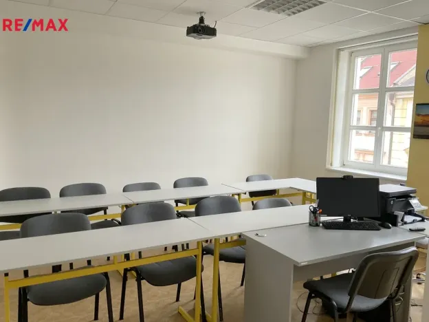 Pronájem kanceláře, Hradec Králové, Malé náměstí, 79 m2