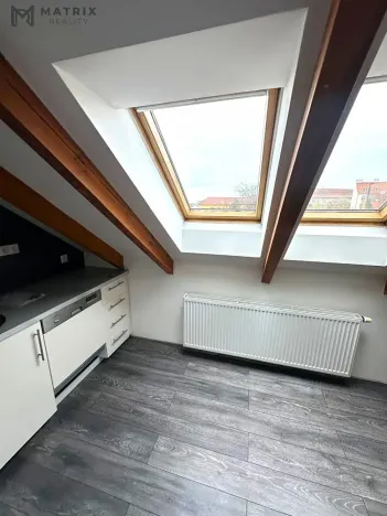 Pronájem bytu 2+kk, Praha - Libeň, Zenklova, 48 m2