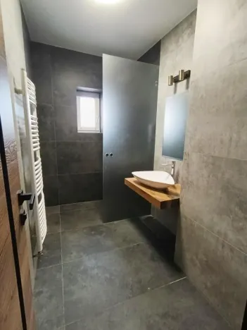 Pronájem skladu, Praha - Březiněves, Na hlavní, 331 m2