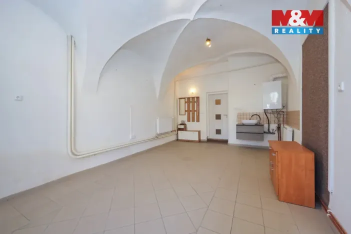 Pronájem obchodního prostoru, Polná, Sezimovo náměstí, 40 m2