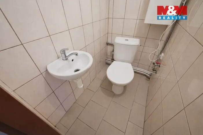 Pronájem obchodního prostoru, Polná, Sezimovo náměstí, 40 m2