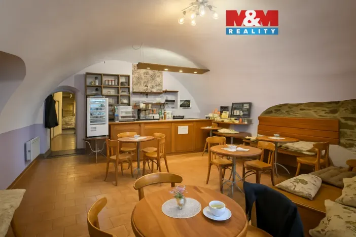Prodej restaurace, Jílové u Prahy, Masarykovo náměstí, 68 m2